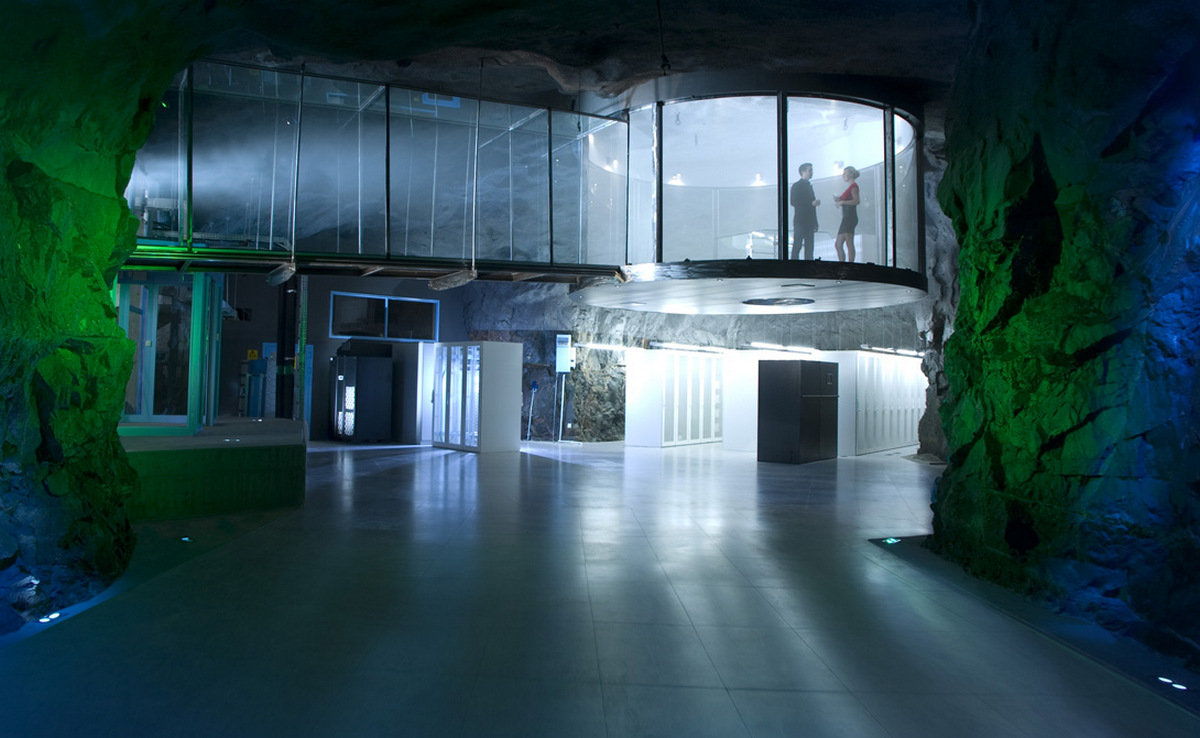 Як виглядають бомбосховища в різних країнах світу: фотопідбірка